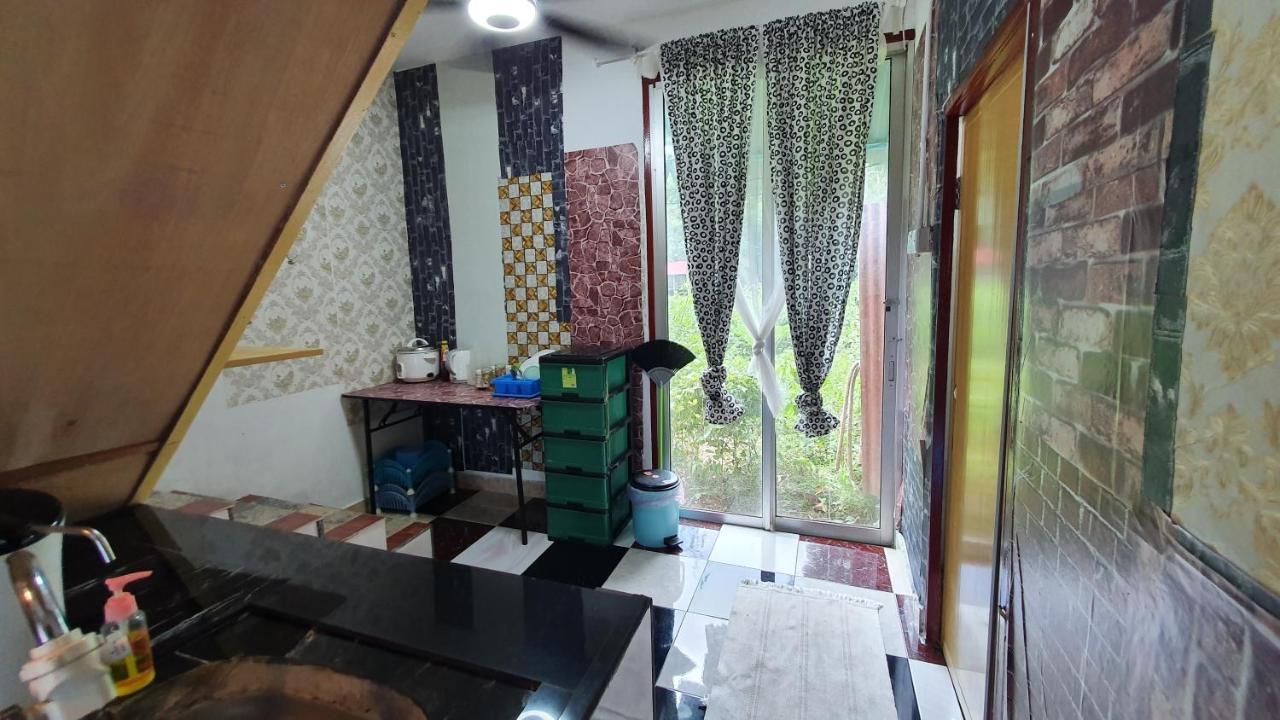 Chalet Kampong Semawar Kuala Kangsar Exterior photo