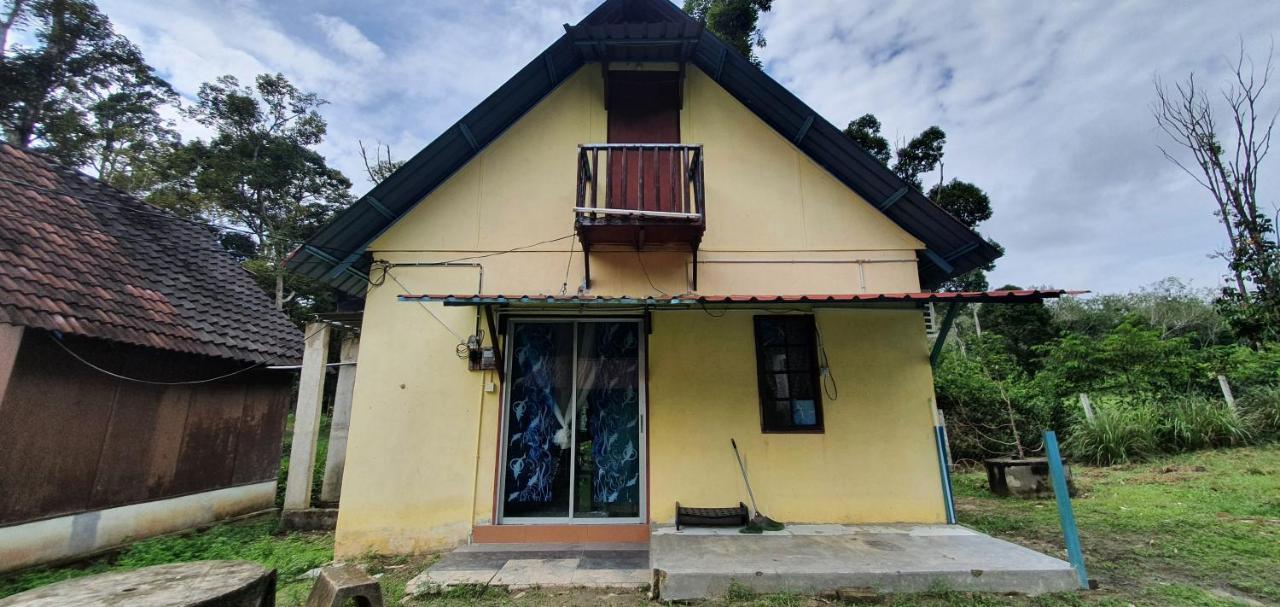 Chalet Kampong Semawar Kuala Kangsar Exterior photo